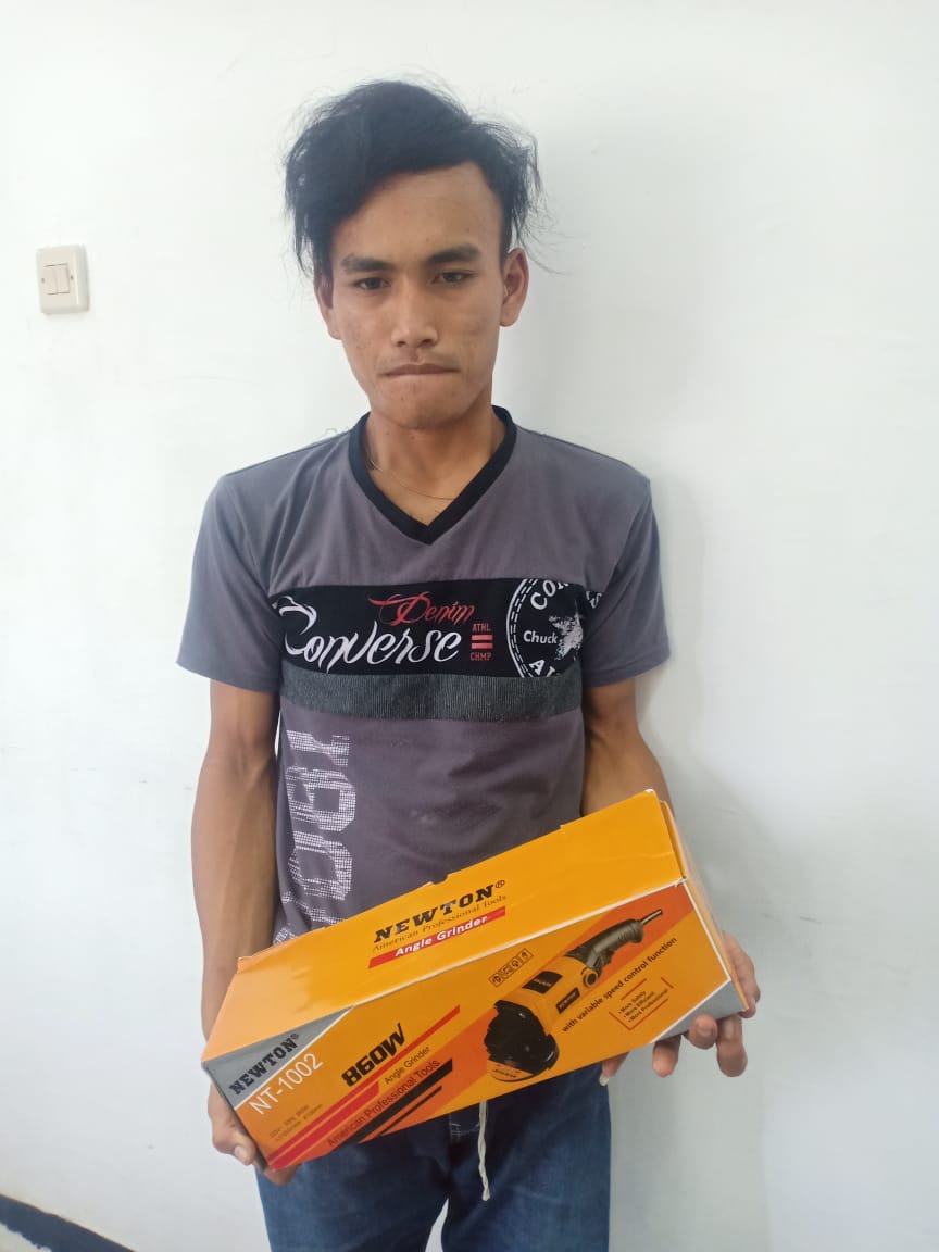 Kepergok Kantongi Uang Hasil Penjualan, Karyawan Toko Bangunan di Gelandang Polisi.