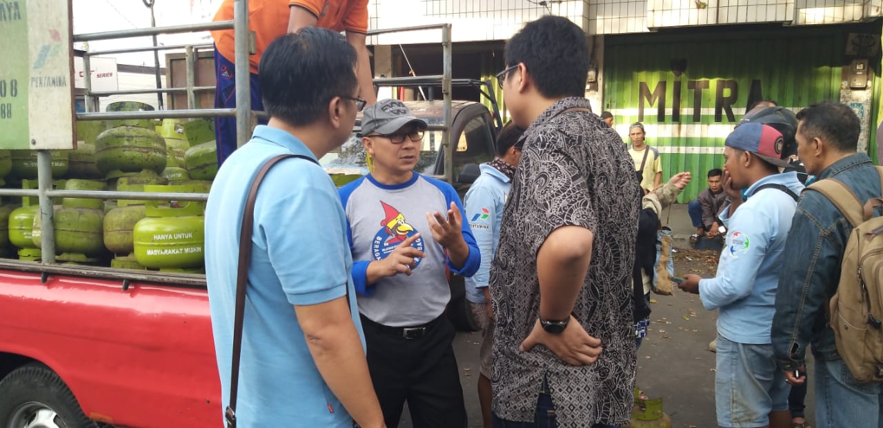 Harga Capai 25 Hingga 30 Ribu Rupiah, Kadis Koperindag Sidak Penjualan Gas LPG 3 Kg di Tingkat Pengecer. 