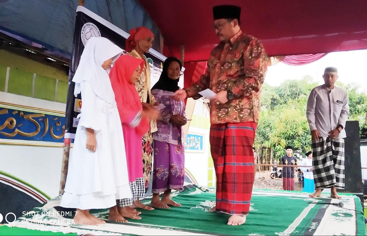 Komunitas Peduli Sesama Glingseran Wringin Bersama Wabup Bondowoso, Santuni 28 Yatim Piatu dan 100 Janda.