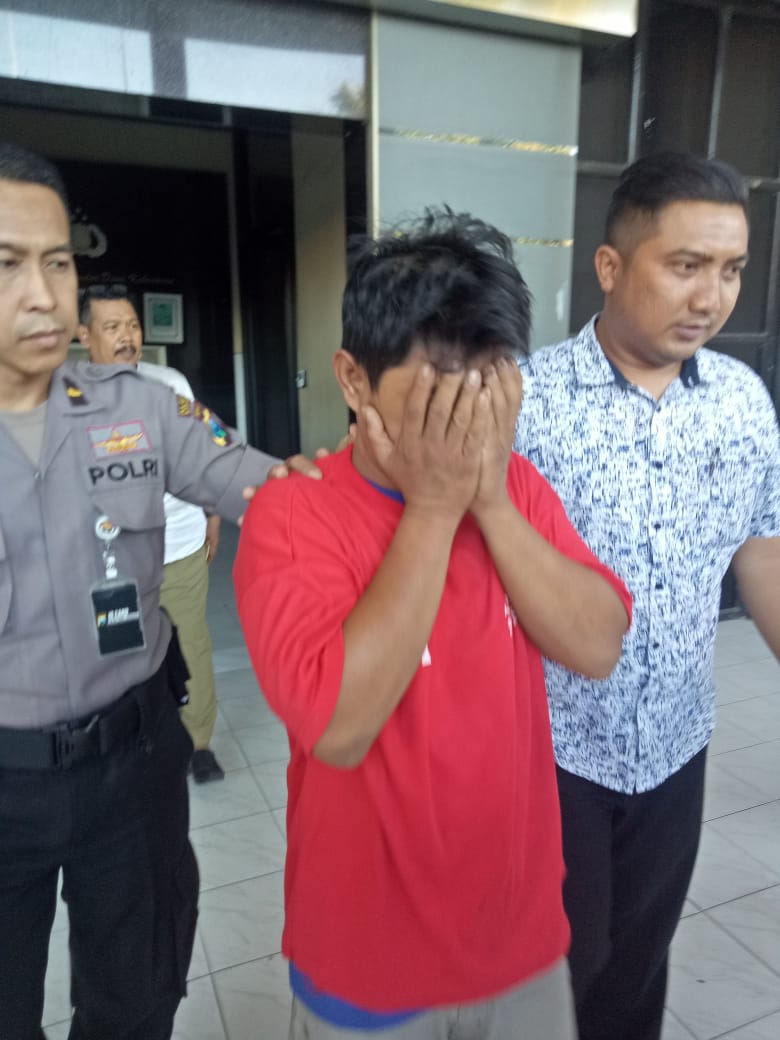 Gegara Sering Nonton Bokep, Pria Ini Tega Setubuhi Anak Kandungnya.