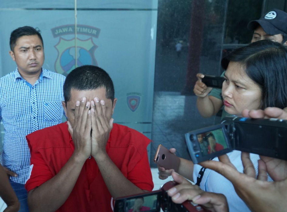 Cabuli Tetangga Kost, Pria Asal Manggarai Jakarta di Ringkus Unit PPA Polrestabes Surabaya.