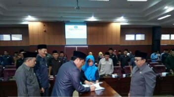 DPRD Kabupaten Blitar Tetapkan, Ranperda LPJ APBD Jadi Perda.