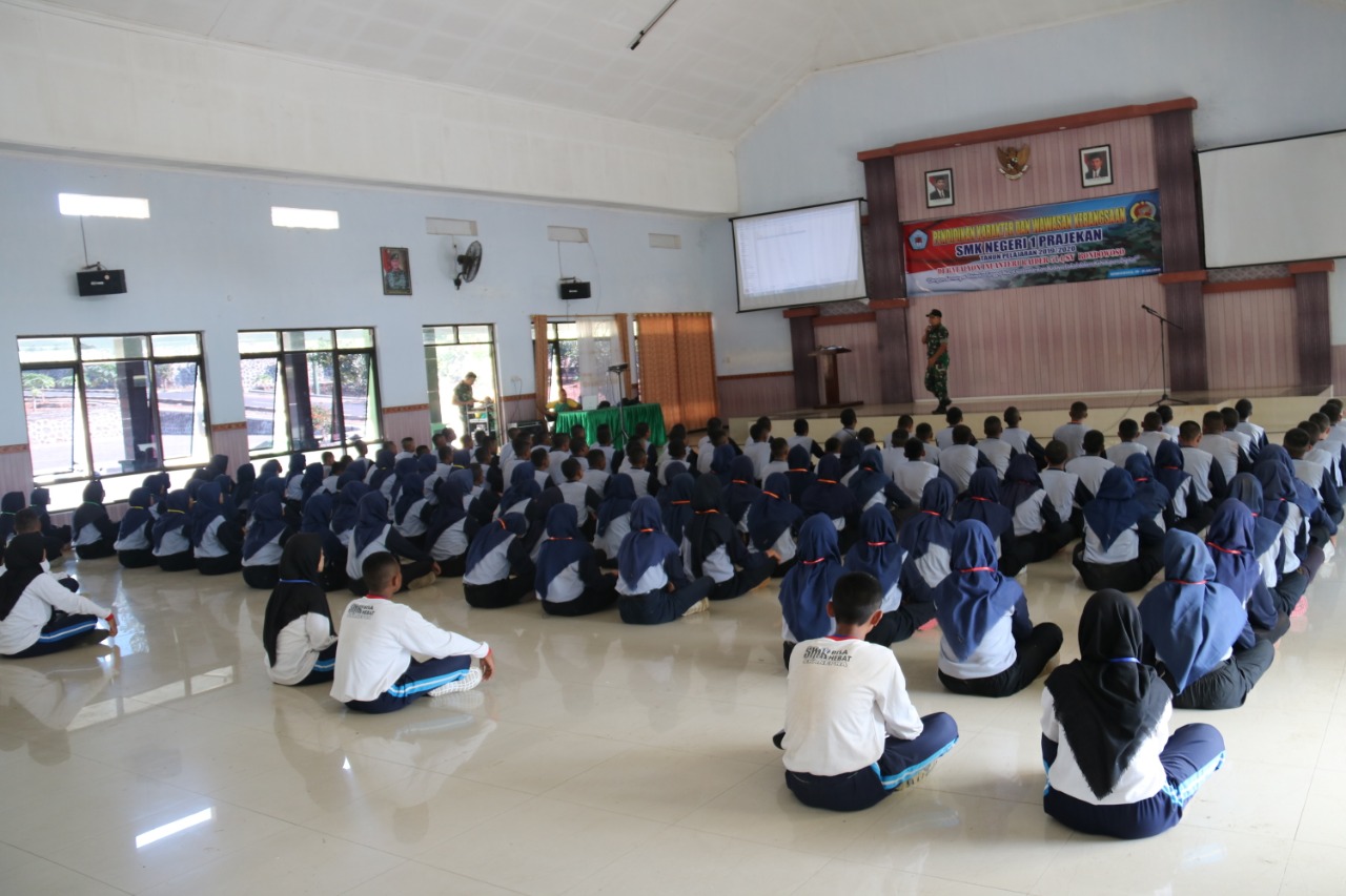 Tonton Video Inspirasi Orang Tua dan Anak, Puluhan Anak SMKN 1 Teteskan Air Mata Haru.