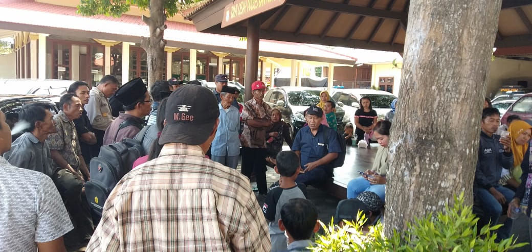 Terkesan Tebang Pilih, Polres Banyuwangi di Demo Warga Pakel.
