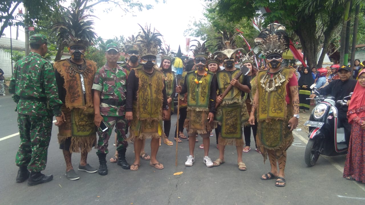 Kecamatan Kabat Banyuwangi, Gelar Karnaval Kemerdekaan Dengan Pakaian Adat.