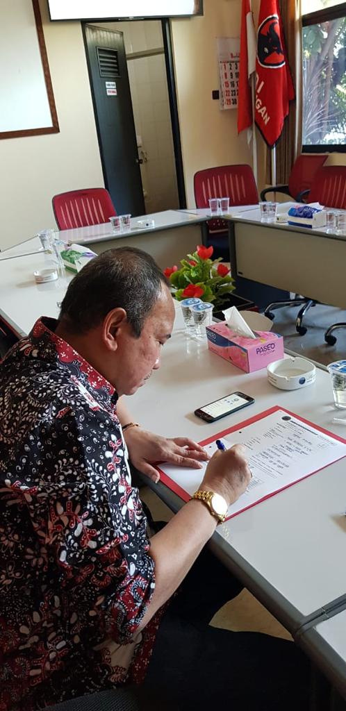 Daftar Pilkada Lewat PDIP, Haries Purwoko Janji Lanjutkan Kemajuan Surabaya Seperti Bambang DH dan Tri Rismaharini.