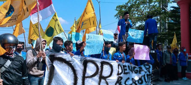 Ketua DPRD Kabupaten Blitar, Ajak Dialog Demonstran Penolak RKUHP.