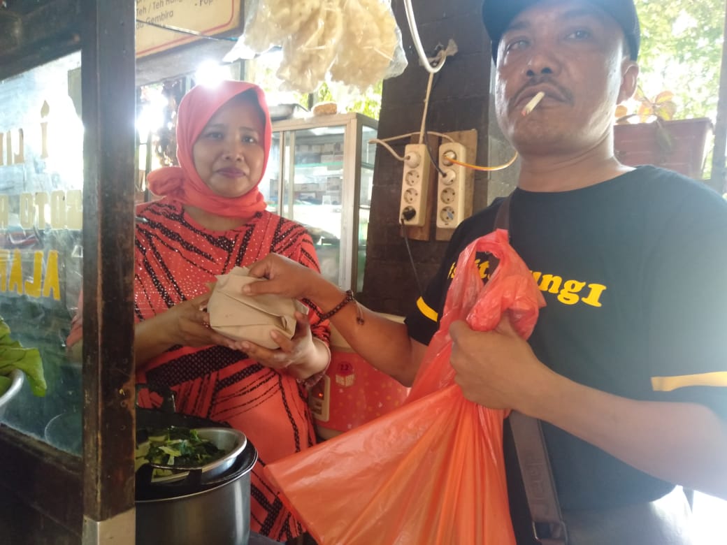 Jumat Berkah, PRN Bagi-Bagi Nasi Bungkus