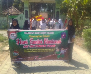 Meriahkan Hari Santri Nasional, SMPN 1 Kabat Gelar Khataman dan Pawai Keliling Kampung.