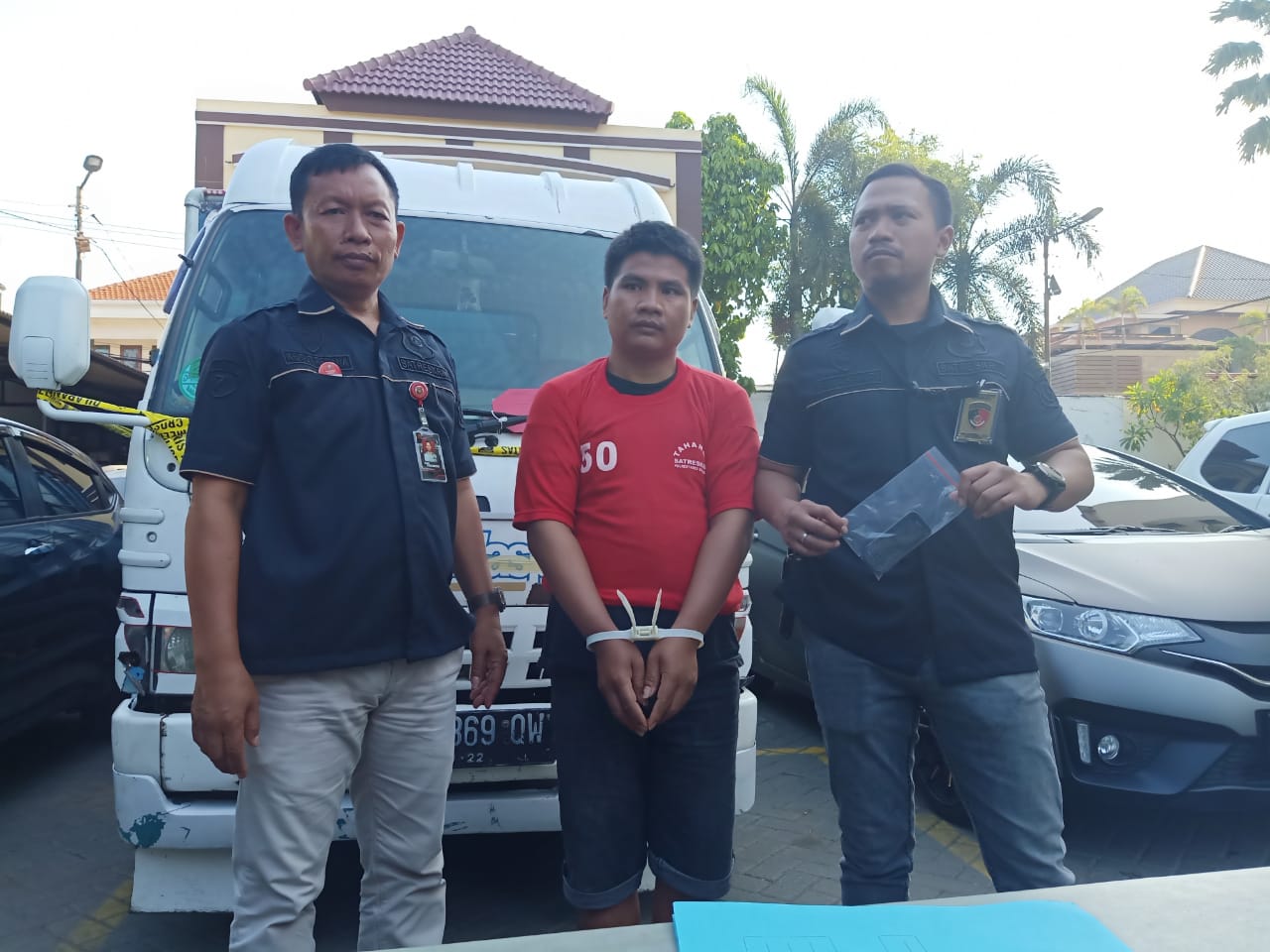 1 Pelaku Perampok Truck di Tol Romokalisari Dibekuk, 4 Lainnya DPO.