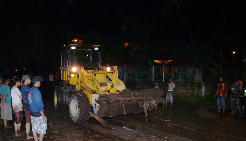 Akibat Banjir Bandang, DPUSDA Kabupaten Malang Normalisasi DAM Kali Ampel.