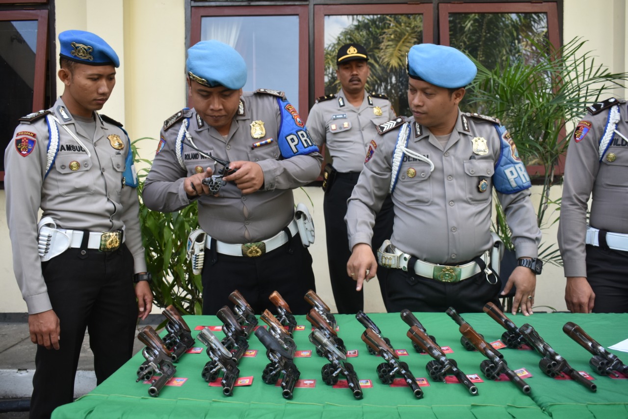 Antisipasi Penyalahgunaan Senjata, Polres Batu Gelar Pemeriksaan Senpi Anggota.