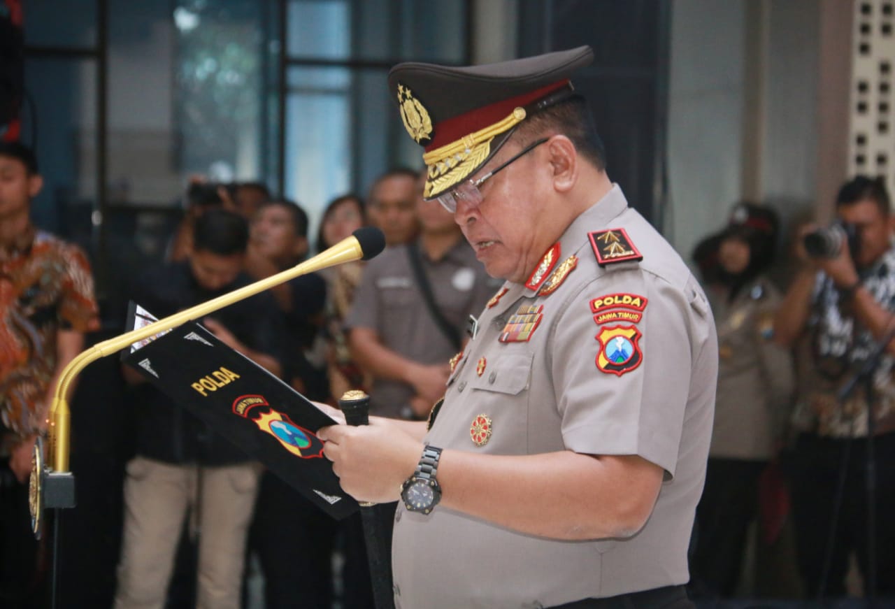 Gerbong Mutasi Bergulir, PJU dan Beberapa Kapolres Lingkungan Polda Jatim Disertijabkan..