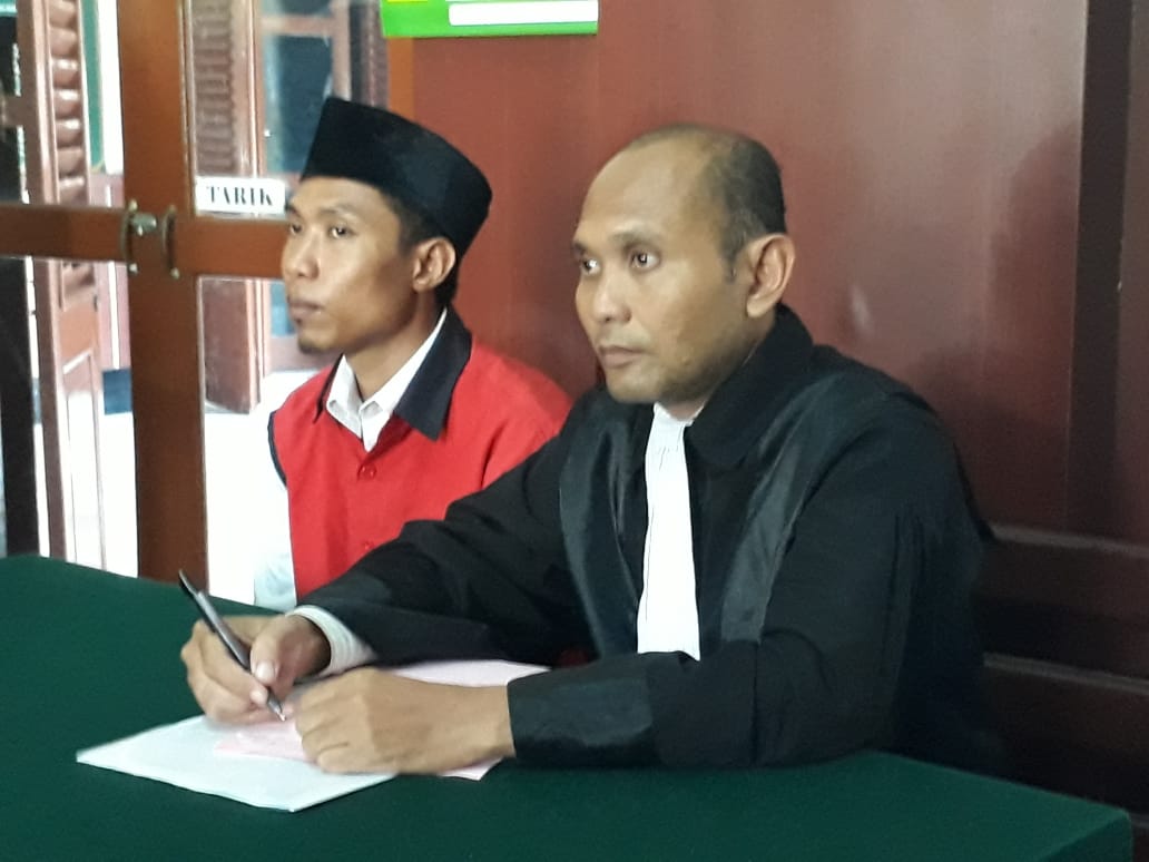"Komeng" Terdakwa Narkoba Kembali Jalani Sidang di PN. Surabaya.