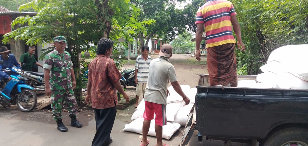 Babinsa Berperan Aktif, Dalam Pengawasan Pupuk Bersubsidi.