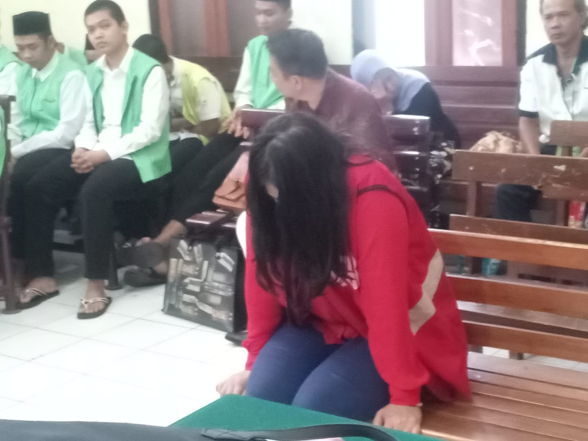 Mucikari Vanesa Angel, Dituntut JPU 7 Bulan Penjara.