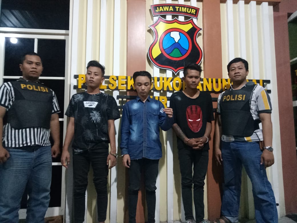 Bawa Narkoba, 3 Pemuda di Surabaya Ditangkap.