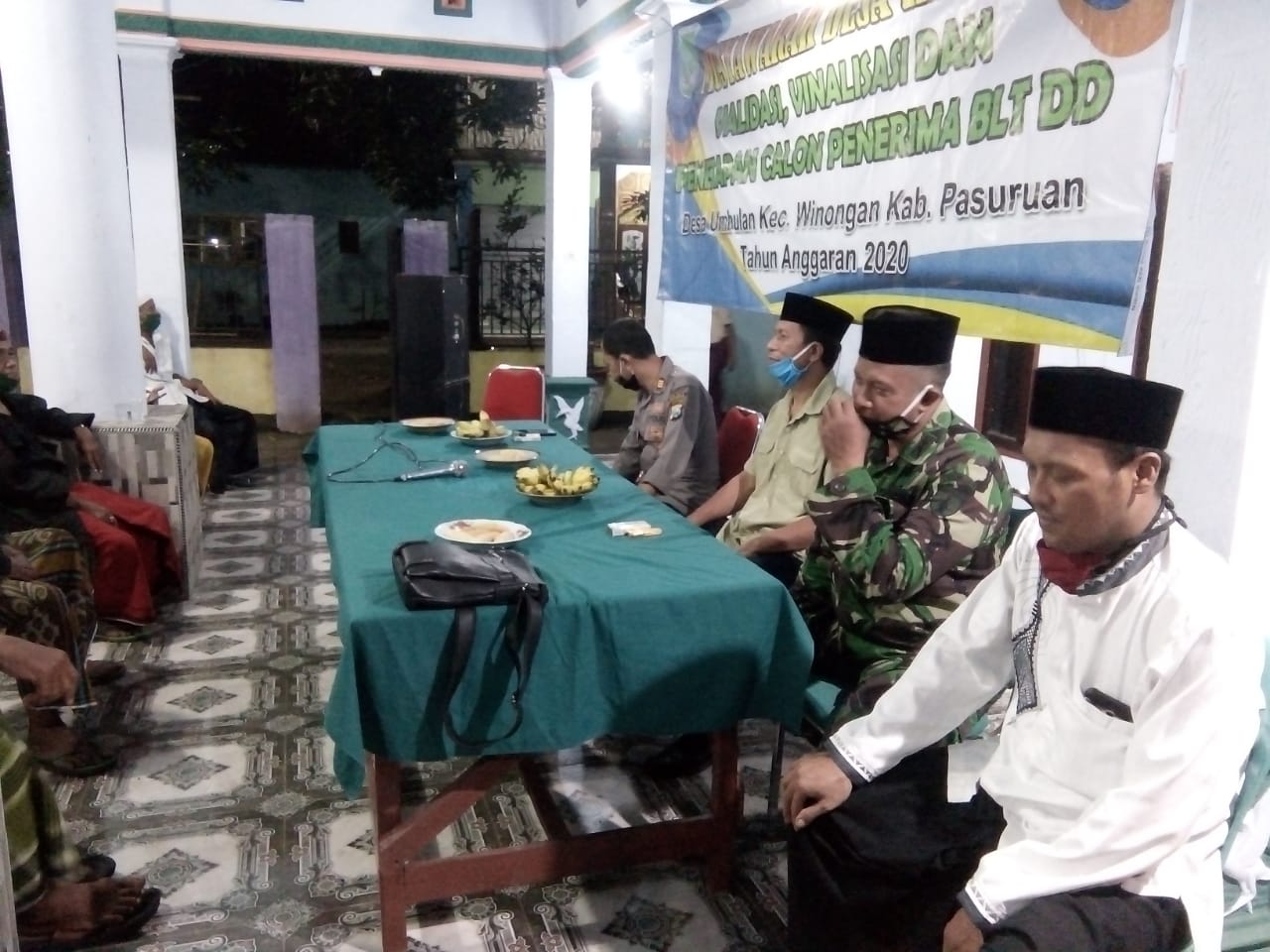 Danramil 0819/15 Winongan, Hadiri Musdes BLT Dana Desa.
