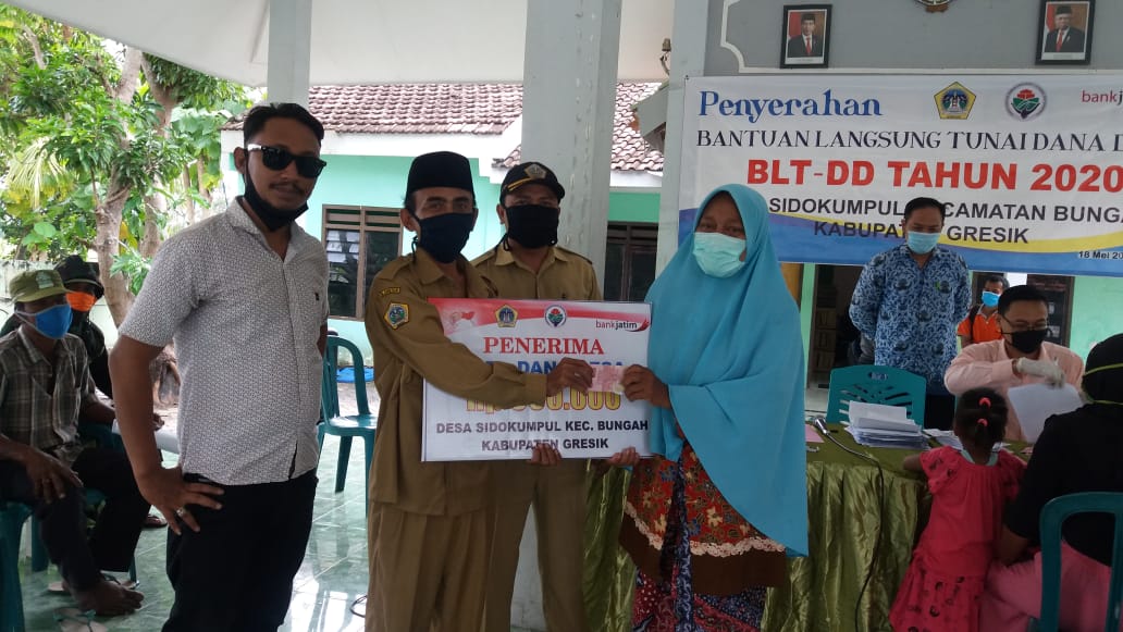 Hari Ini Desa Sidokumpul, Bagikan BLT-DD