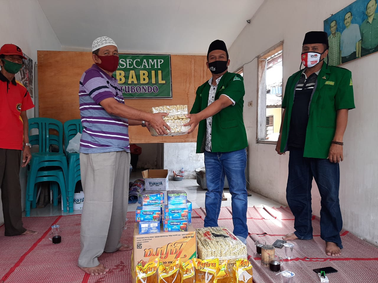 Peduli Covid-19. GP Ansor Situbondo Kunjungi Kampung Tangguh Semeru dan Serahkan Bantuan Sembako.