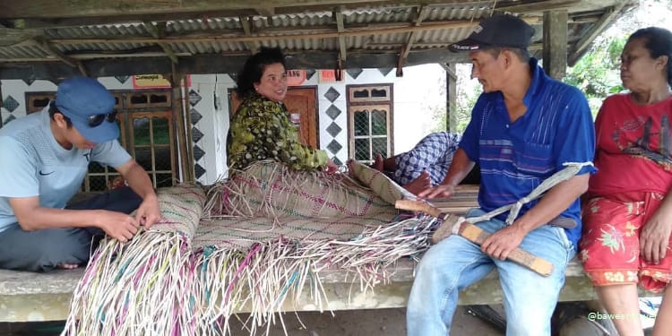 Terhempas Karena Pendemi Covid-19. Anyaman Tikar Pandan Gunung Teguh Butuh Bantuan Stimulus.