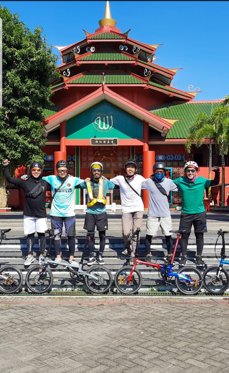 Tempuh 100 Km, Gobar Troy Surabaya Finish di Masjid Cengho Pandaan.