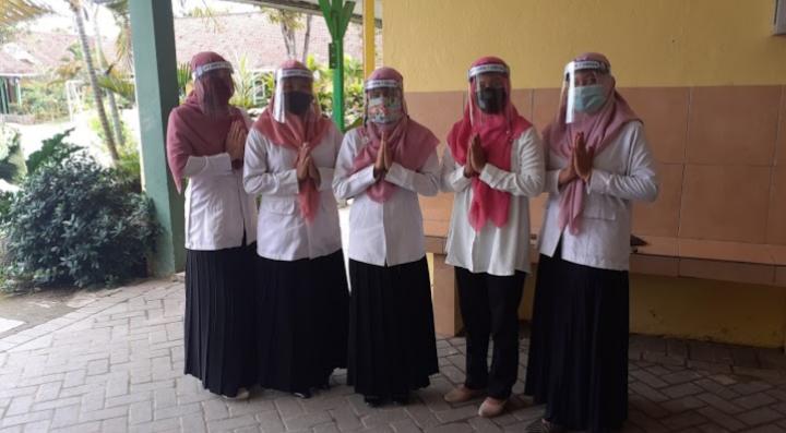 Lebih Leluasa Bertanya Langsung Pada Guru, Siswa SMPN 7 Gresik Berharap PBM Tatap Muka.