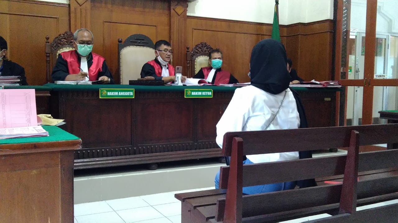Todongkan Pisau Dapur Saat Merampok, Jhoko Diadili.