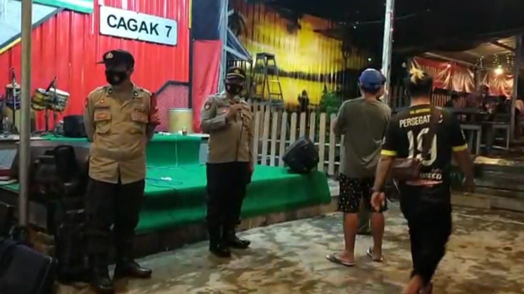 Jelang Penerapan Pembatasan Kegiatan Masyarakat, Polsek Kedamean Gencar Gelar OPS Yustisi.