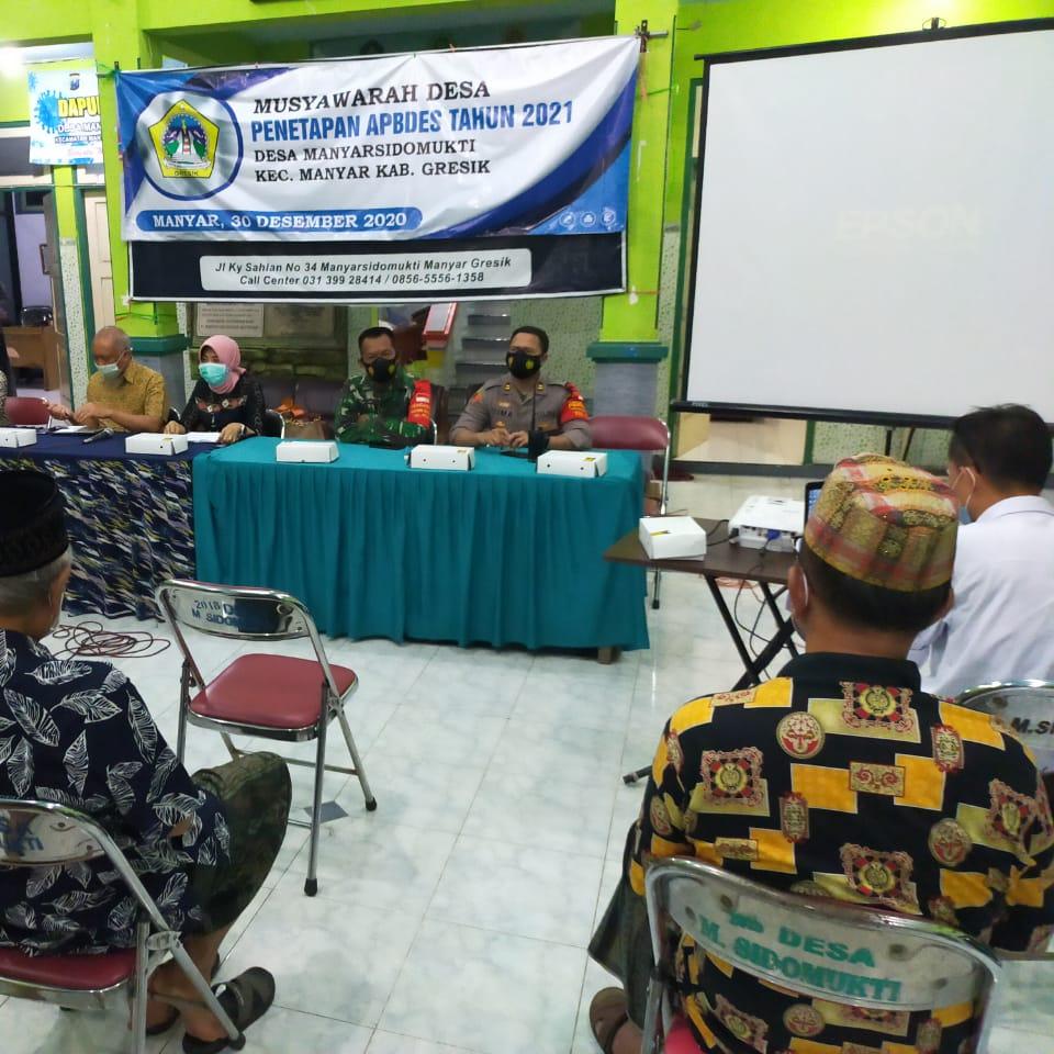 Kapolsek Manyar Rangkul Warga Sidomukti, Jadi Yang Terdepan Terapkan 3 M.