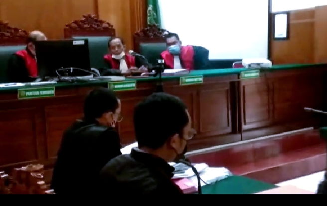 Gilang Aprillian, Terdakwa Fetish Sex Kain Jarik, Dituntut 8 Tahun Penjara.