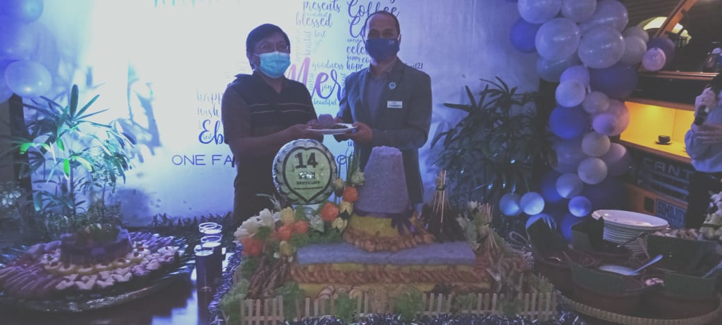 Tampil Beda, Mercure Grand Mirama Gelar Syukuran ke 14 Serba Ungu