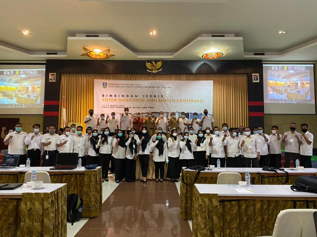 DPRKP DAN CK JATIM GELAR BIMTEK SISTEM MANAJEMEN KESELAMATAN KONSTRUKSI, CETAK SDM KOMPETEN DAN PROFESIONAL SERTA WAJIB MILIKI SERTIFIKAT KOMPETENSI KERJA