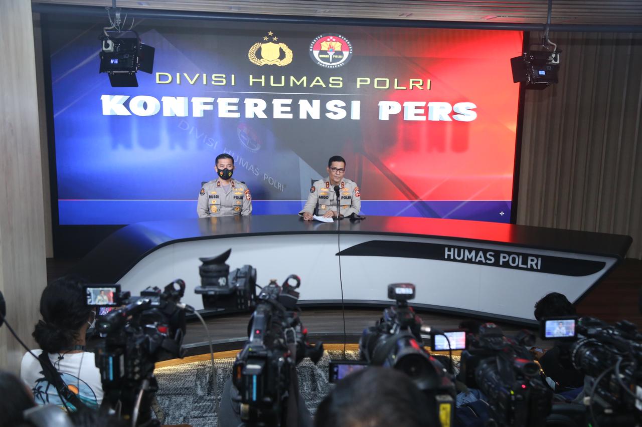 Kapolri: Masyarakat Tidak Perlu Panik, Kami Sedang Dalami Pelaku Bom Bunuh Diri 
