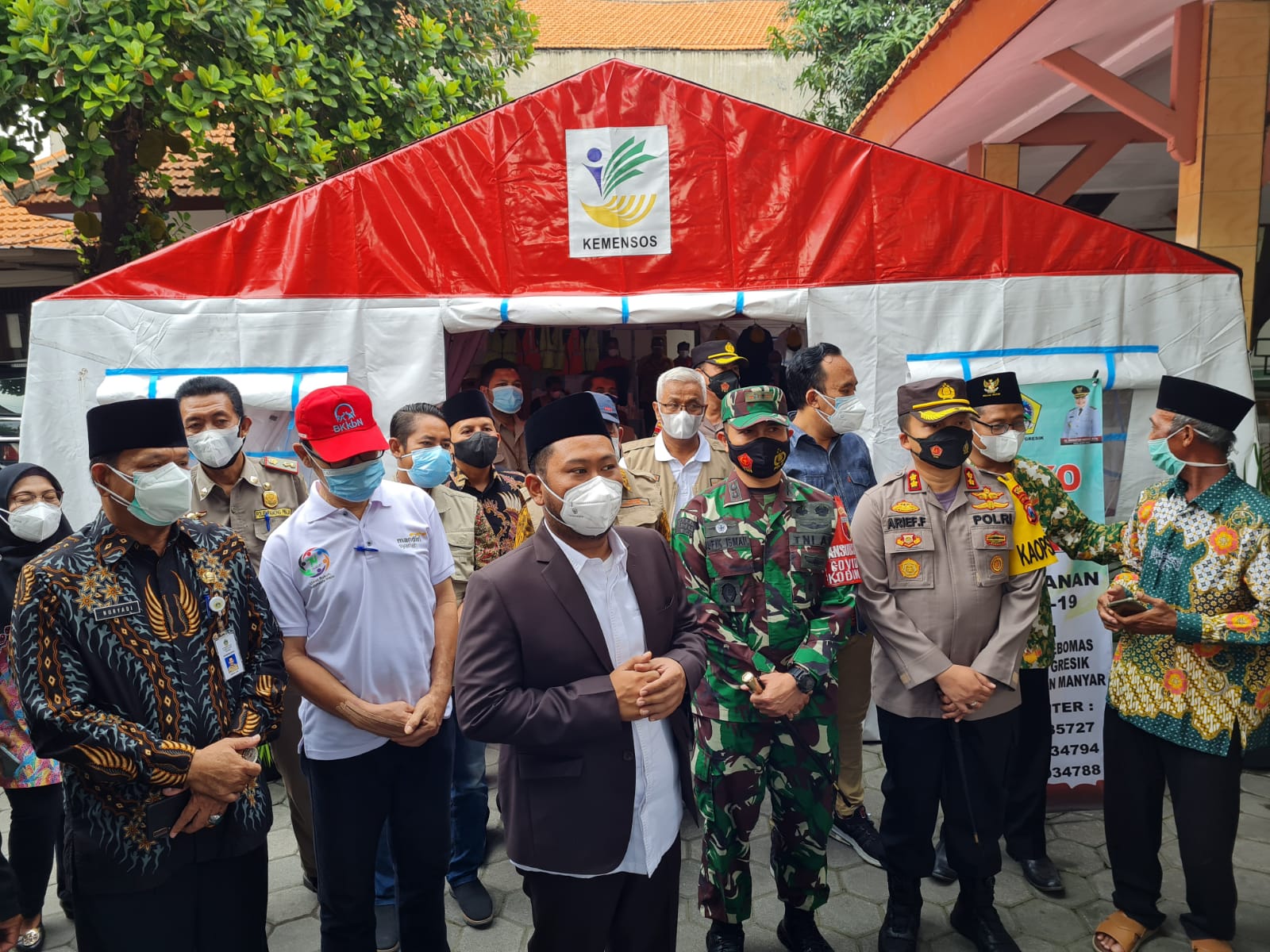 Kapolres Gresik Dampingi Bupati, Launching Posko PPKM Darurat Covid-19