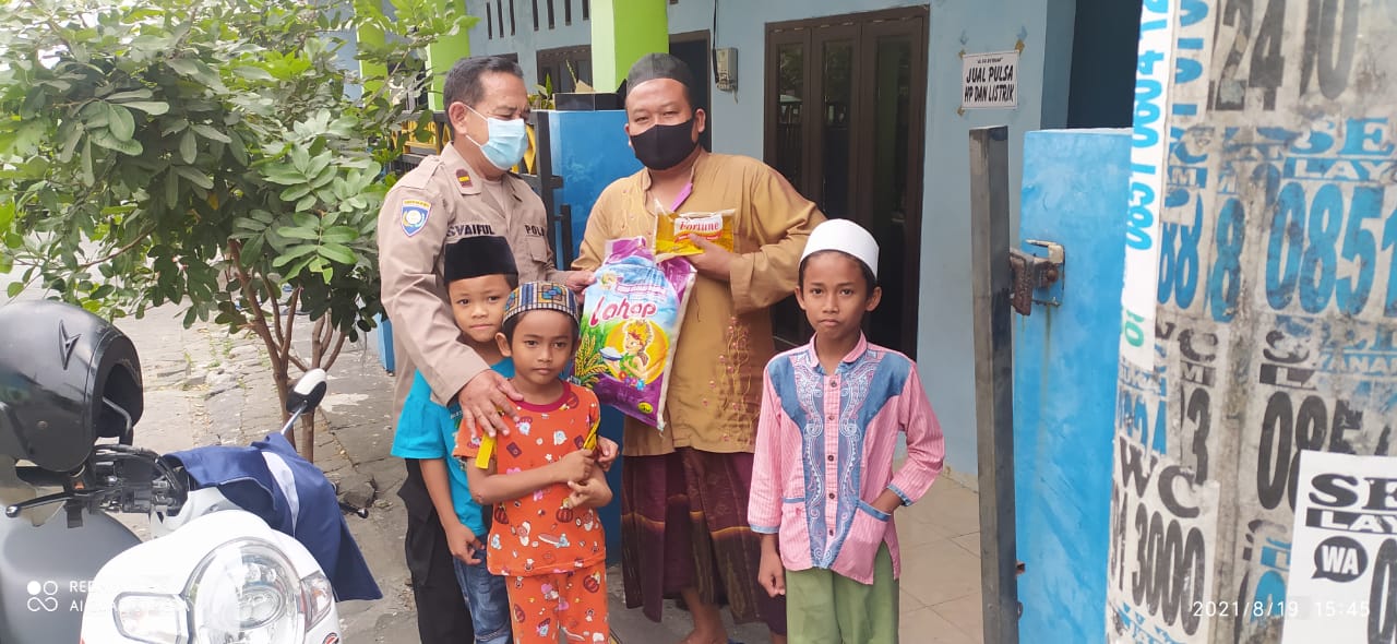 Indonesia Bangkit Indonesia Tangguh, Polres Gresik Terus Salurkan Bansos