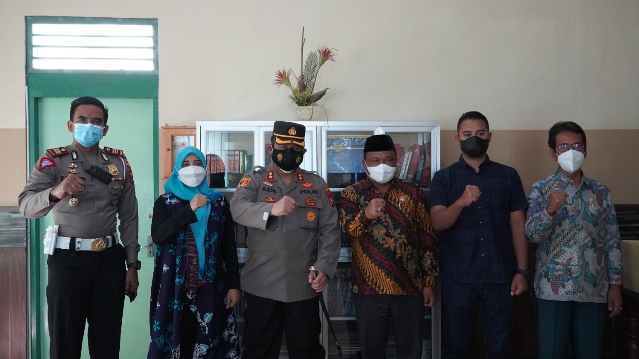 Kapolres Gresik Dapat Restu Dari Tokoh Agama, KH Muchtar Djamil Doakan AKBP M. Nur Aziz Dapat Ridho Dari Allah SWT