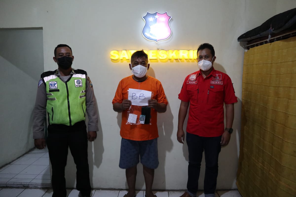 Ngaku Wartawan Peras Kades Kramat, Gugus Dibekuk dan Dibui Opsnal Polsek Duduk Sampeyan
