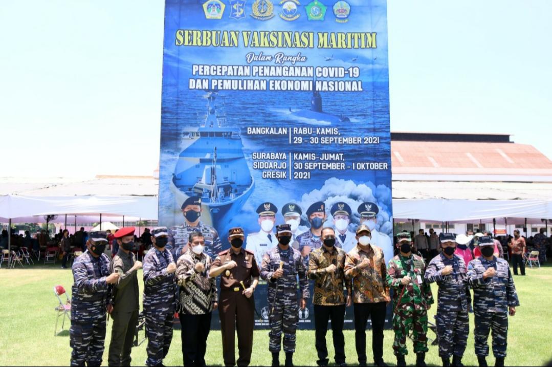 Koarmada II Bekerjasama Dengan Pemkot Surabaya, Gelar Vaksinasi Maritim di Lapangan Thor