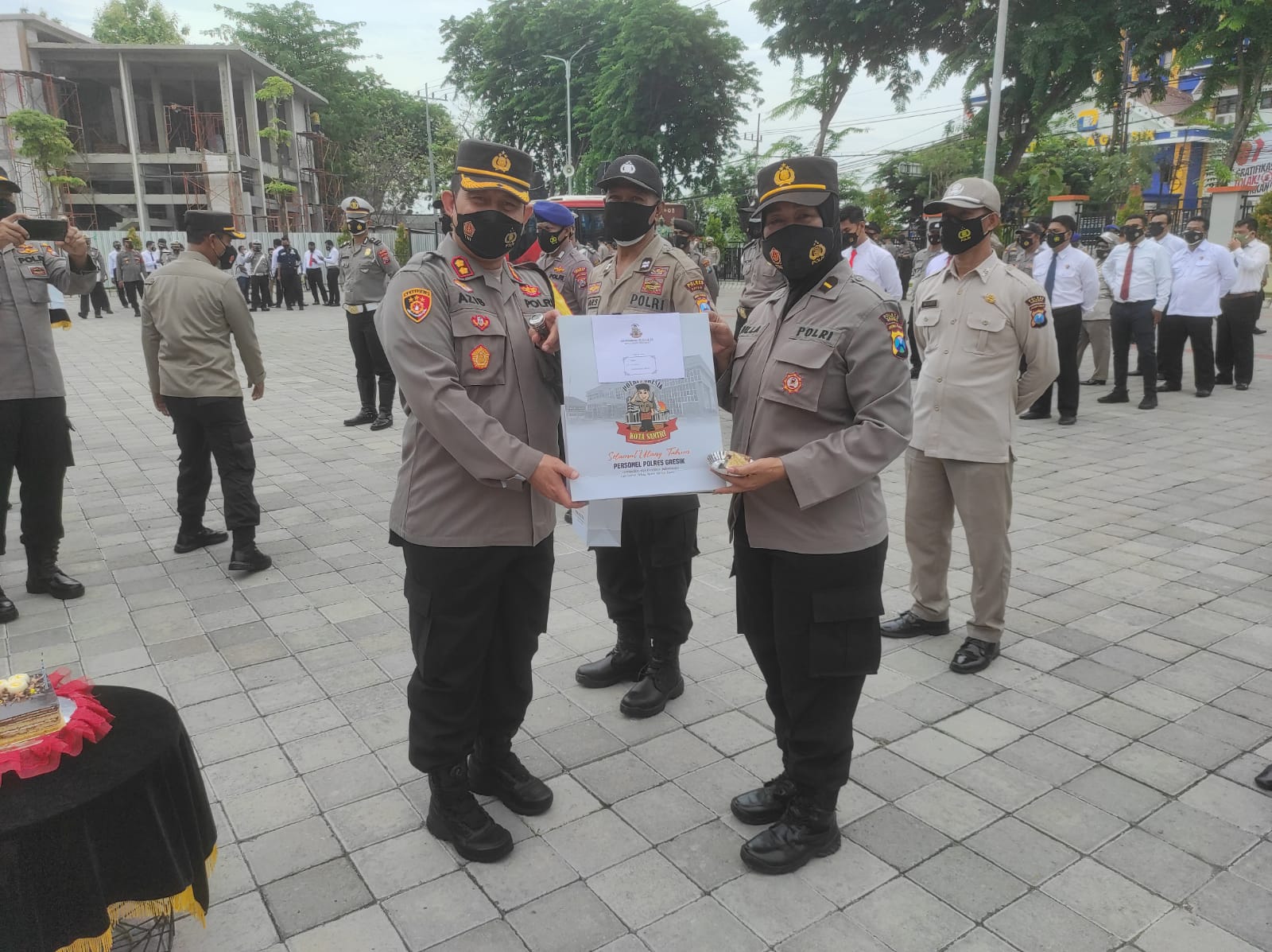 Puluhan Anggota Polisi dan 3 Awak Media, Dapat Penghargaan Dari Kapolres Gresik