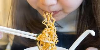 Dampak Buruk Sering Makan Mie Instan