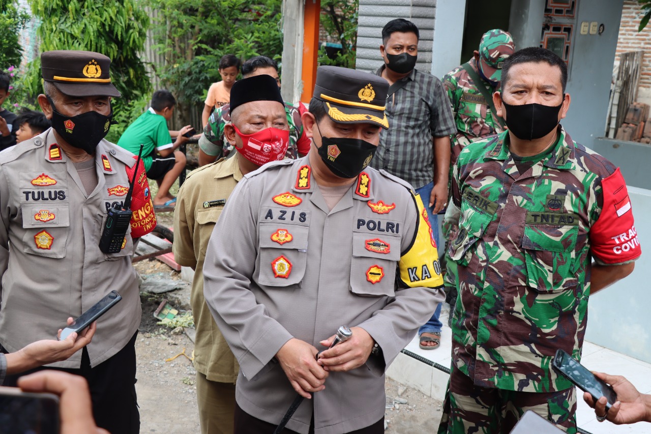 Kapolres Gresik, Berikan Bantuan Pada Korban Kerusuhan Oknum Pesilat di Balongpanggang