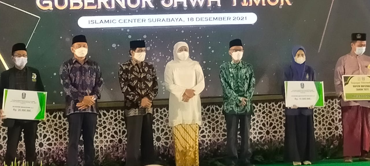 Melalui Program Nawa Bhakti Satyah, Pemprov Jatim Beri Beasiswa pada Mahasiswa dan Mahasantri Jatim