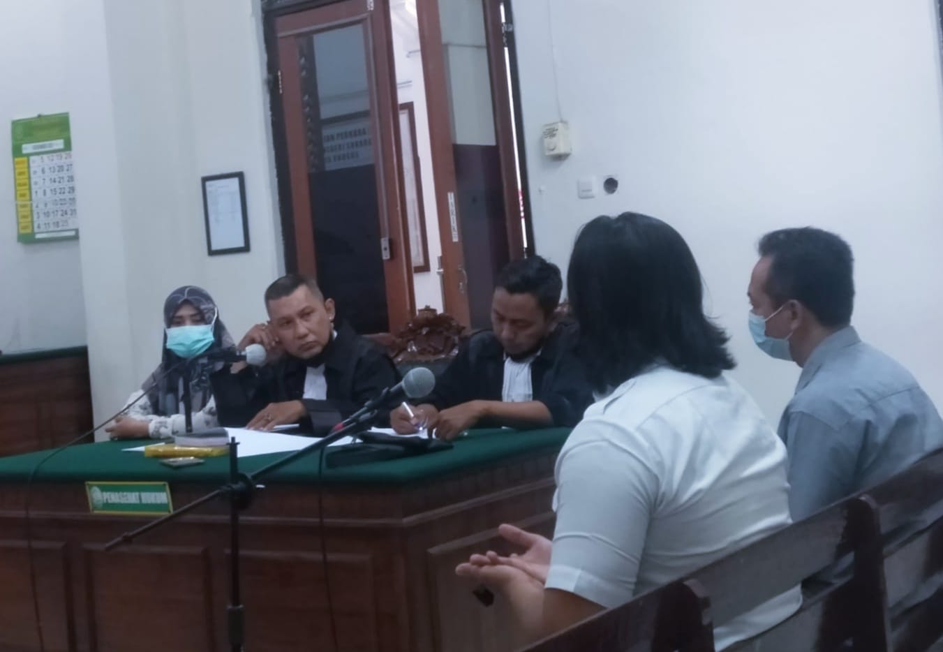 SEBUT KOMISARIS DAN DIREKSI SAHABAT DAJJAL DI FACEBOOK, 2 KARYAWAN, HARTINI DAN EKO DIADILI