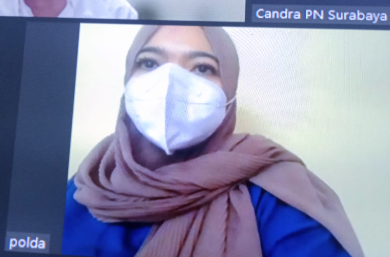 ISTRI BRIMOB TIPU TEMAN LETING SUAMI, SEBESAR Rp. 1,3 MILIAR, INDRAYANI DIBUI 2,5 TAHUN, NYATAKAN PIKIR- PIKIR