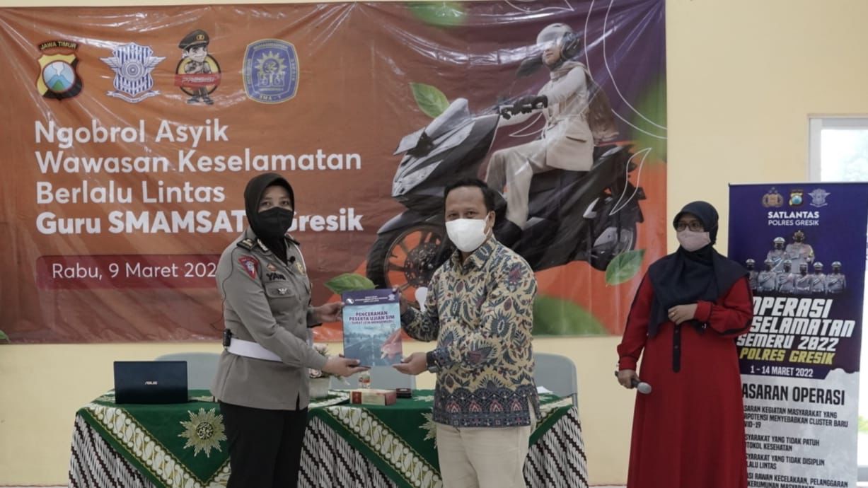 Polres Gresik Beri Pendidikan Lalu Lintas Operasi Keselamatan Semeru, Kepada Guru SMA Muhammadiyah 1 Gresik
