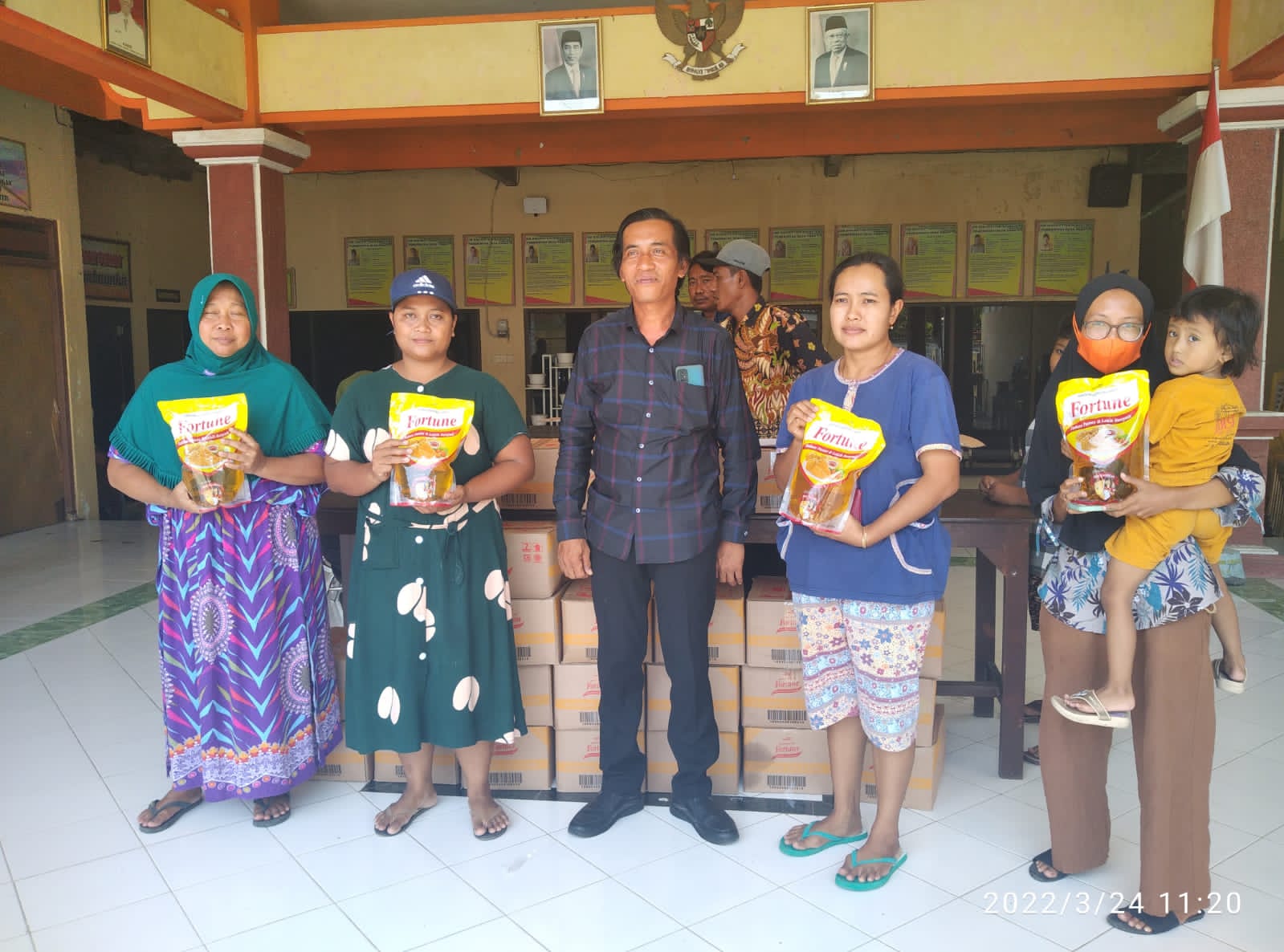 Layak Diapresiasi, Atasi Kelangkaan Minyak Goreng di Wilayahnya, Pemdes Pranti Gelar Operasi Pasar