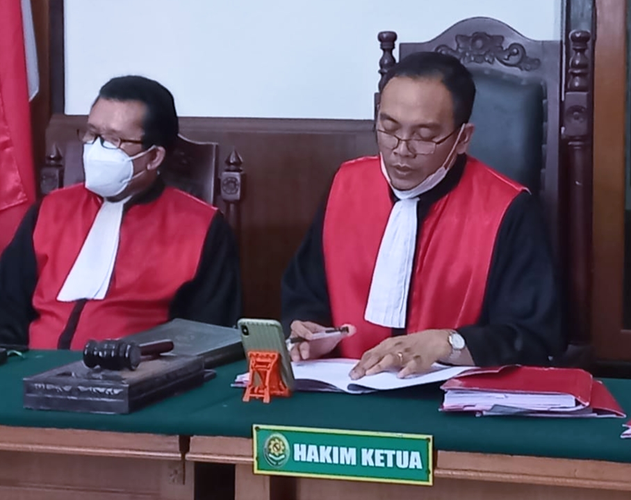 "ANIAYA SATPOL PP SAAT RAZIA PPKM DI CAFE BLUE FISH" FERRY JANUARIZAL DIHUKUM 1 TAHUN BUI