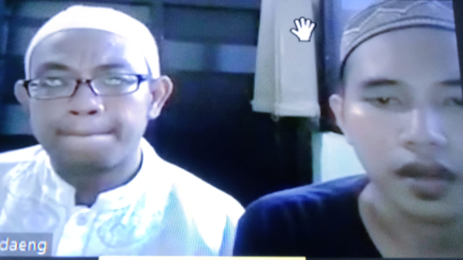 BELI SABU 2 GRAM, DIBAGI 5 POKET, DITANGKAP DALAM KAMAR KOS, HENDRA DAN ELGA DIHUKUM 4 TAHUN BUI, DENDA Rp. 1,1 MILIAR