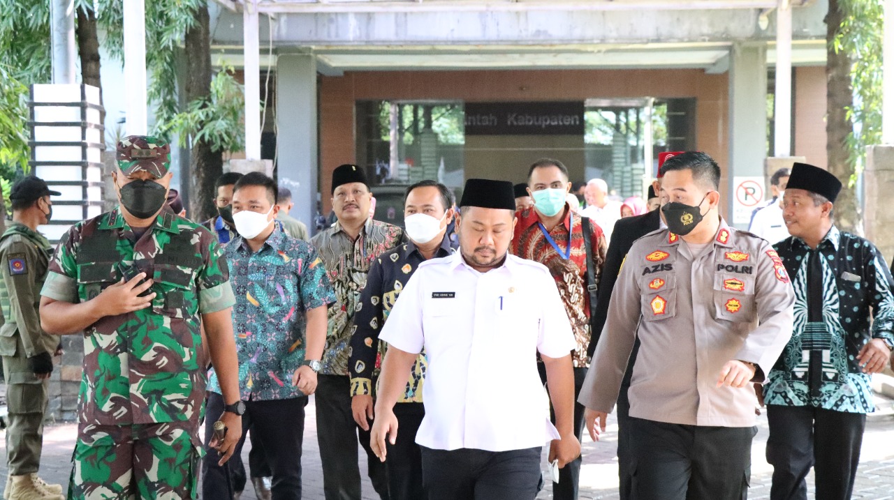 Jelang Idul Adha Kapolres Gresik AKBP Mochamad Nur Azis Bersama Forkopimda, Gelar Rakor dan Bimtek Juru Sembelih Halal Serta Panduan Ibadah Qurban Saat Kondisi 